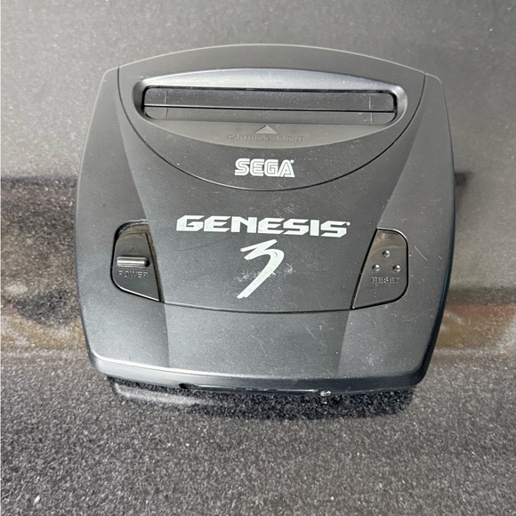 Sega Genesis Model 3 Console Bundle - Picture 9 of 15